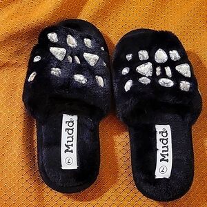 Crystal tufted flats size 7